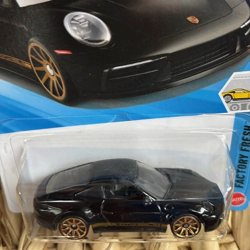 Hot Wheels Porsche 911 Carrera T Black German Sports Car Hotwheels 2026 🆕